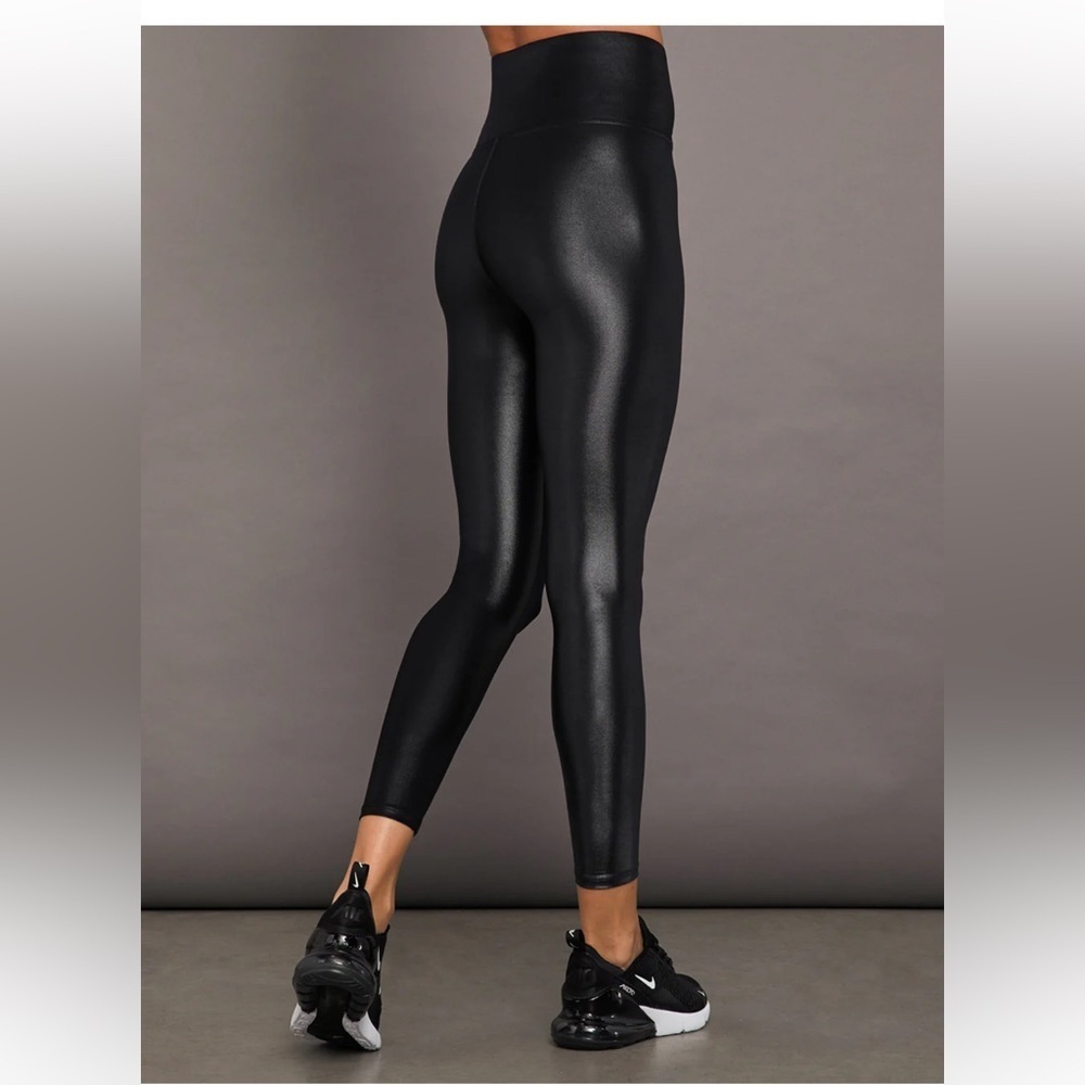Carbon38 Black Legging in Takara Shine - Picture 2 of 8